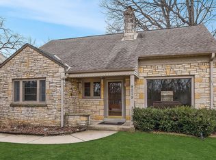 4919 W Jackson Park Dr, Milwaukee, WI