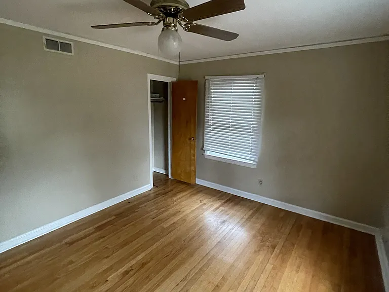 1430 Beaumont Dr — Photo 8