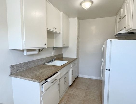 5th image of 22325 S Vermont Ave APT A