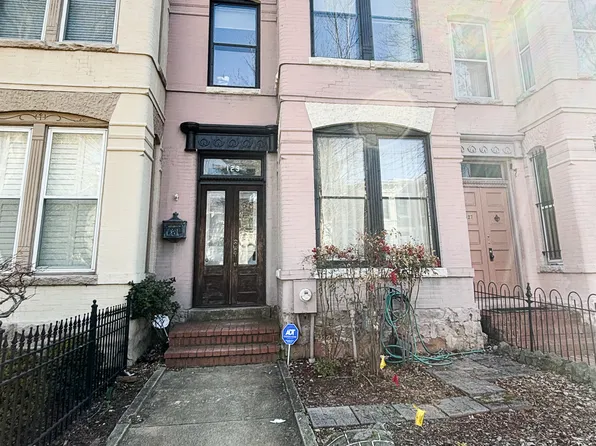 129 13th St NE, Washington, DC 20002