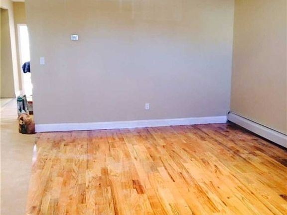 3rd image of 12604 89th Ave
