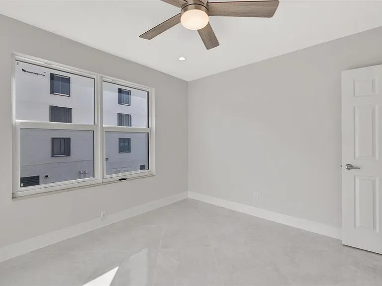 2400 NE 33rd Ave #212 — Photo 18