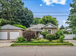 42 McNaughton St, Cambridge, ON N1R 1Z3