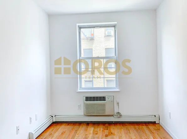 539 East 6th Street image 8 of 10