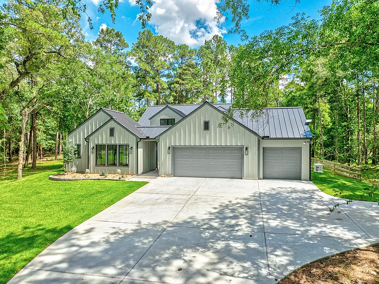 21701 Dan Dr — Photo 1