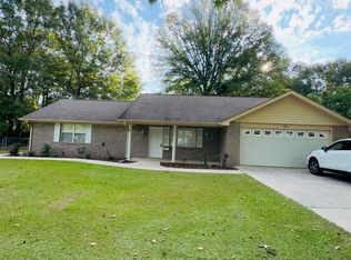 704 8th Ave SW, Childersburg, AL 35044