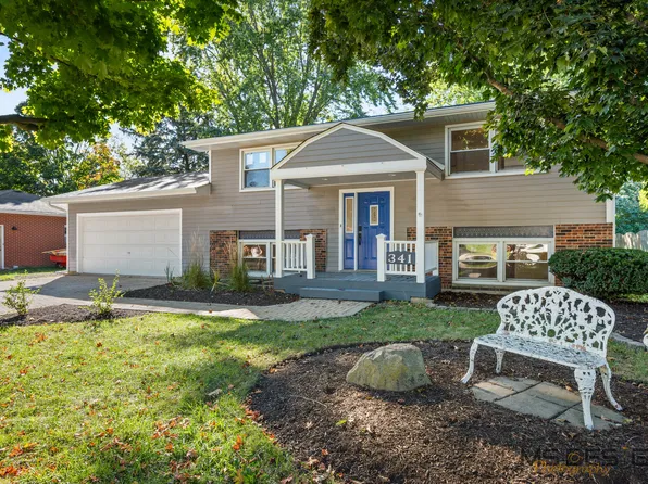 341 N View St, Hinckley, IL 60520