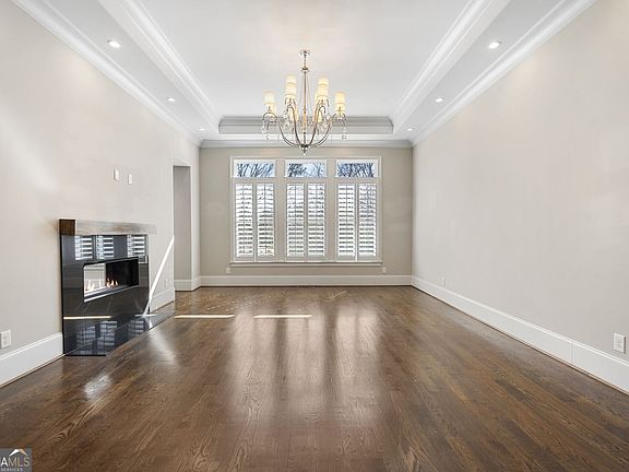 5th image of 22 Mount Paran Rd