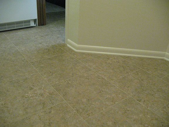 5th image of 1706 S 133rd Ave