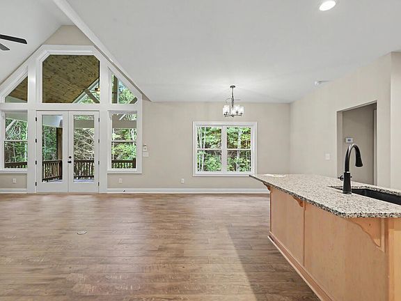 4th image of 443 Hawks Nest Rd