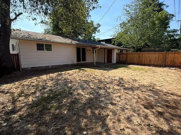 2610 Taylor St — Photo 12