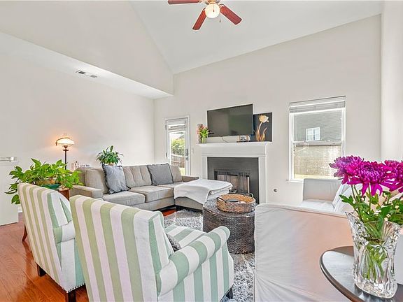 2nd image of 310 Blackwood Ln