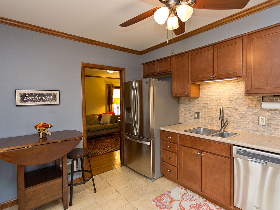 1st image of 236 E Jeffrey Pl