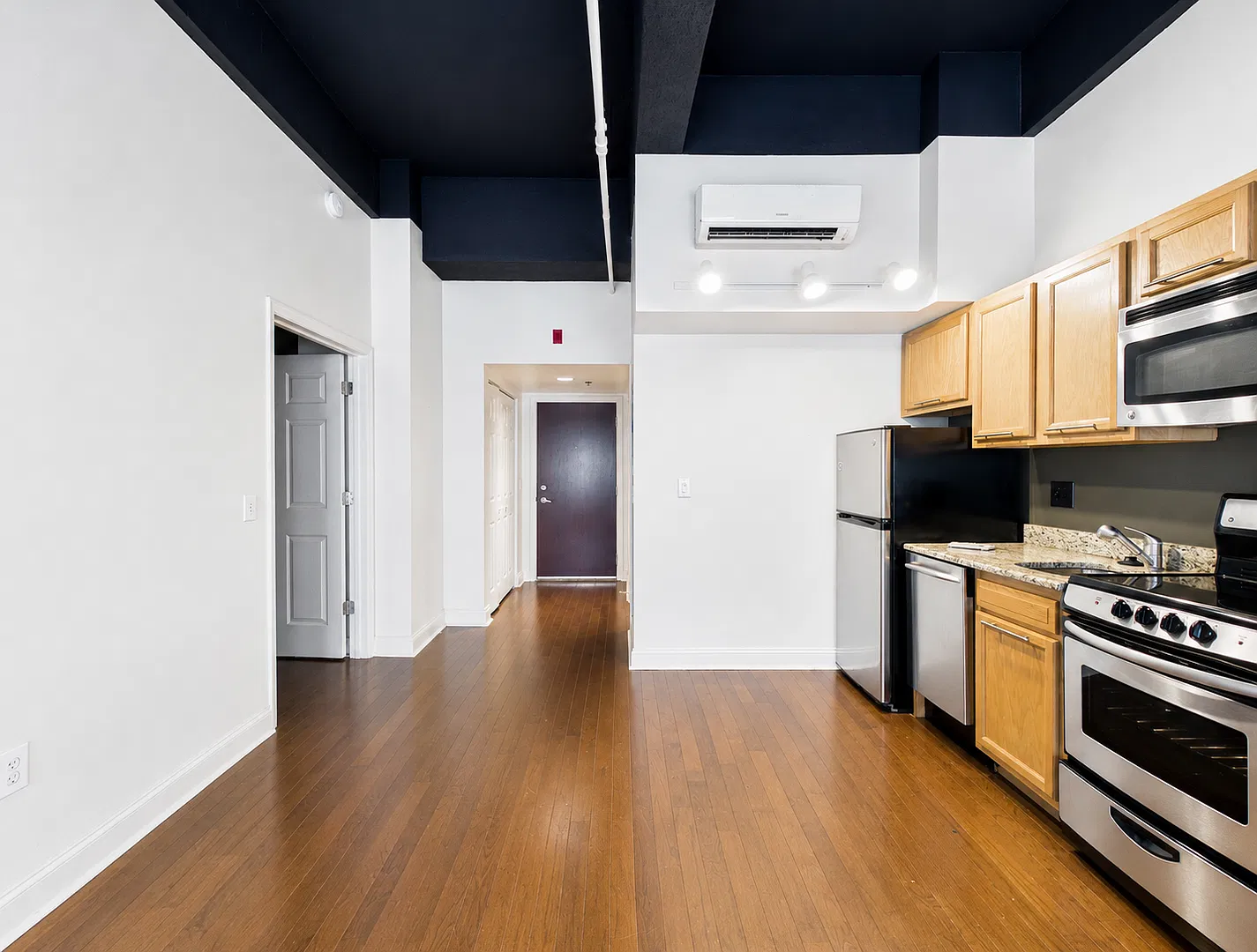 1600 Chestnut St — Photo 4