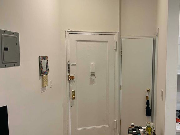 3rd image of 423 E 83rd St