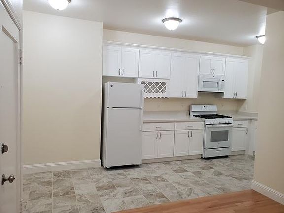 4th image of 700 Steiner St APT 202