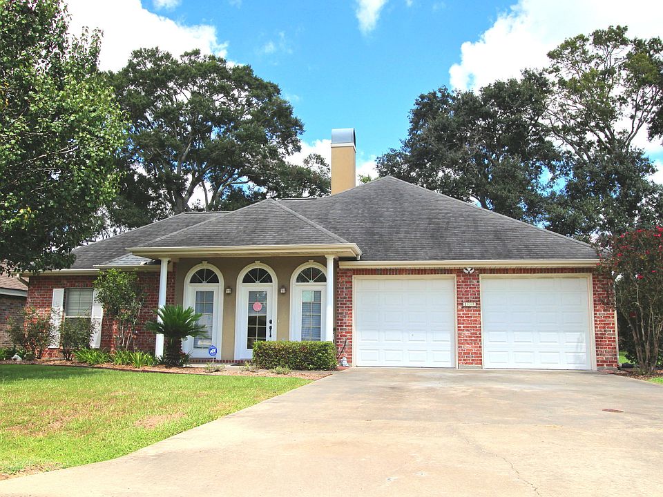 1st image of 104 Herlil Cir