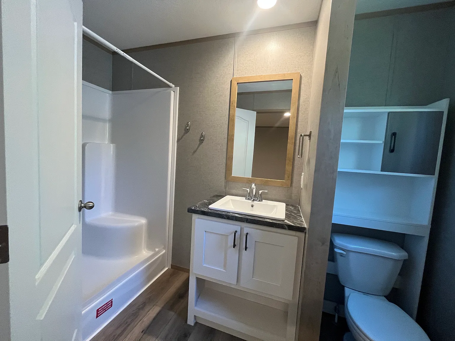 3 bed, 990 sqft, $1,850 — Photo 3
