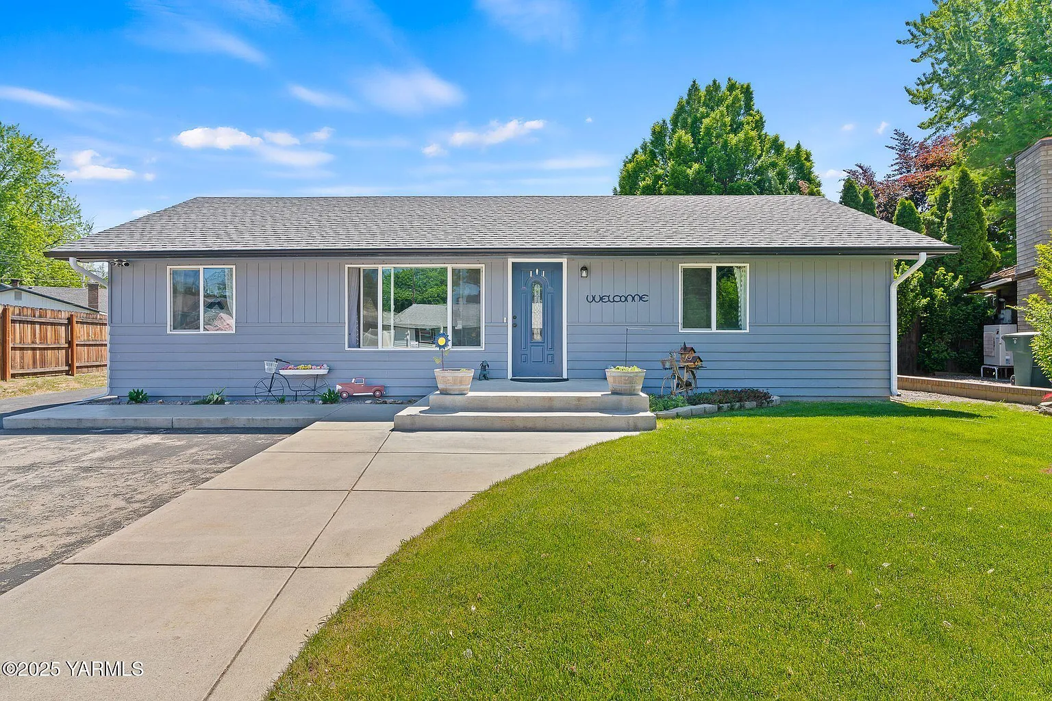 1013 Rose Pl photo 1