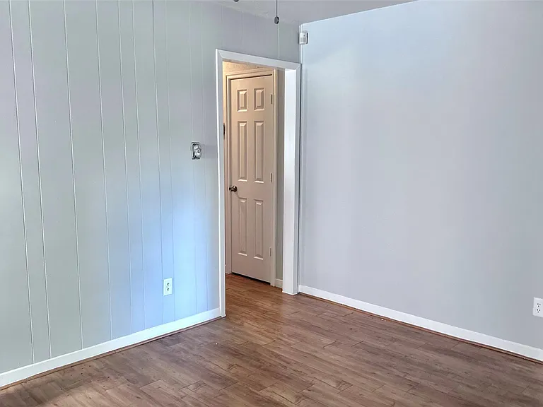 7810 Kellwood Dr — Photo 12