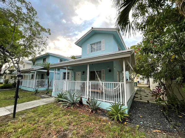 325 NW 19th Ln, Miami, FL 33136