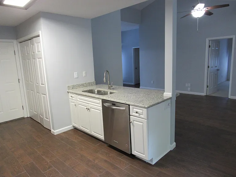 138 Kensington Way — Photo 4