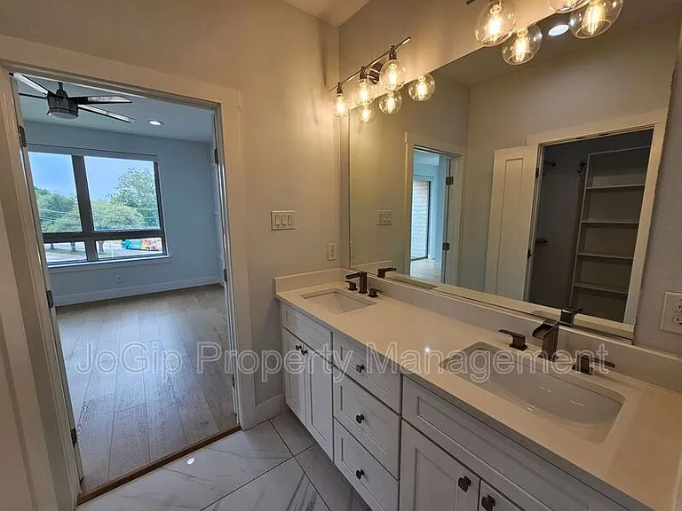 2620 Valley View Ln #102 — Photo 28