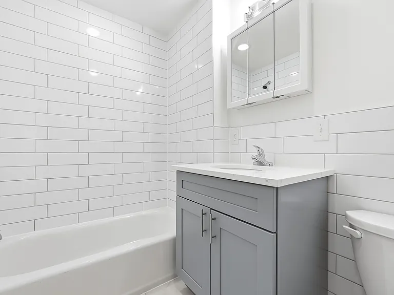 Full Bathroom