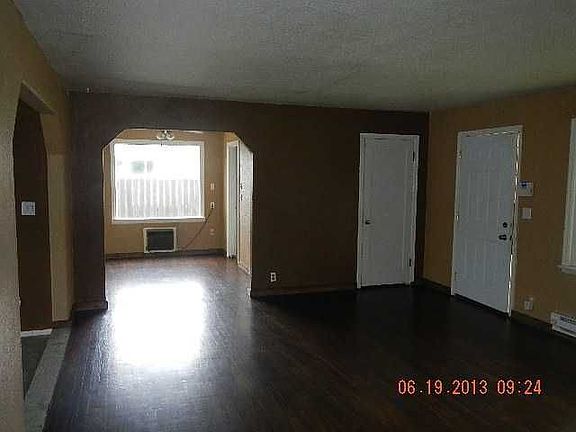4th image of 301 N Zillah St