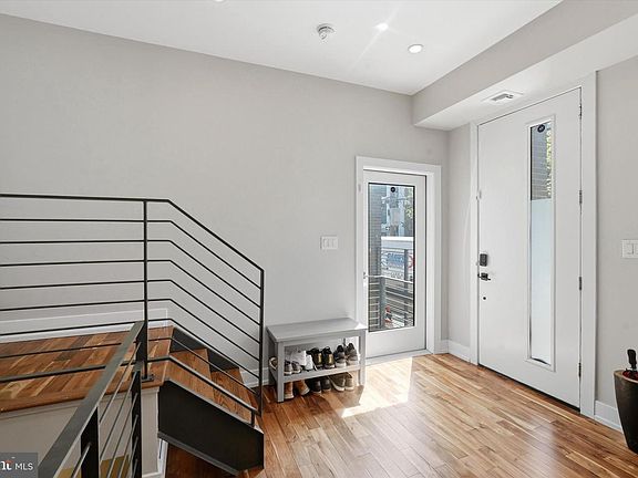 4th image of 1101 N Galloway St