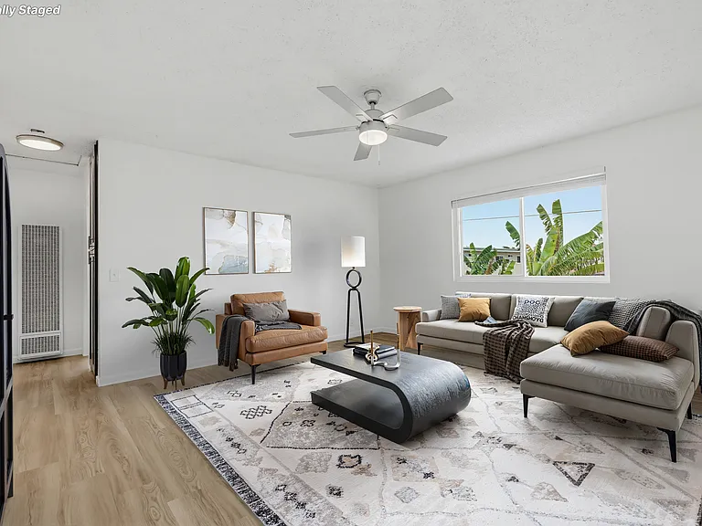 1724 Elm Ave #B — Photo 2