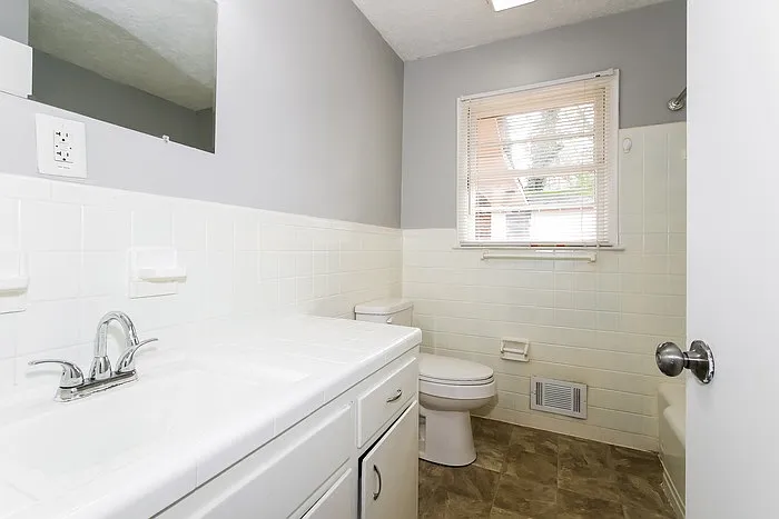 2118 Cadden Rd — Photo 8