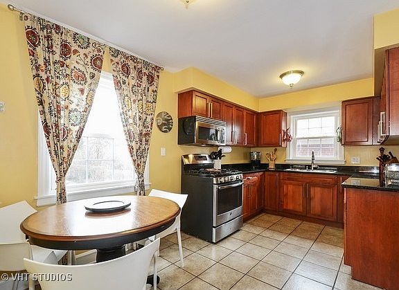 3rd image of 6644 N Drake Ave