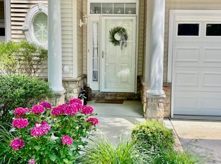 8 Bay Breeze Ct, Manahawkin, NJ 08050