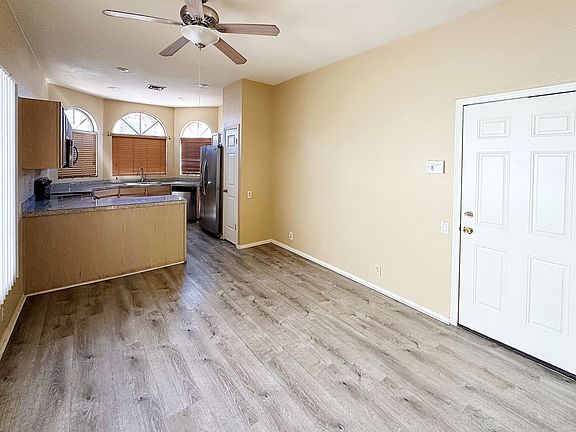 4th image of 11050 N 111th Way
