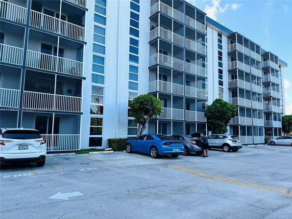 16950 W Dixie Hwy #A429, North Miami Beach, FL 33160