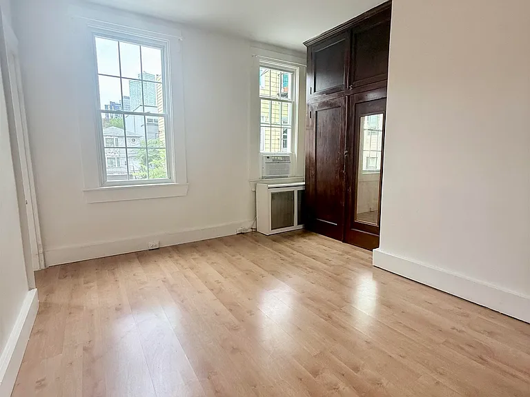 94 Laidlaw Ave — Photo 12