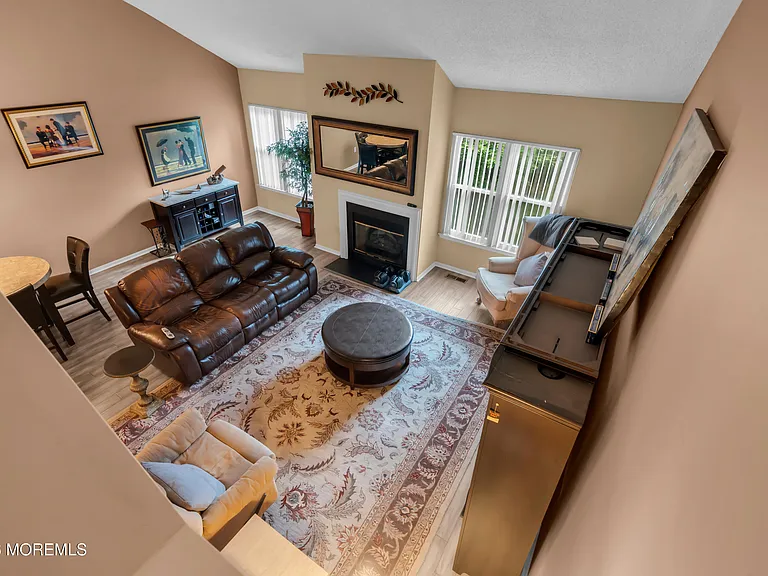 492 Bayberry Ct — Photo 10