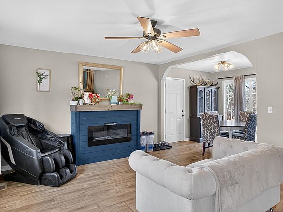 4th image of 2446 Jack Pine Dr