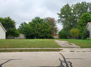216 Berschet Dr, South Charleston, OH 45368