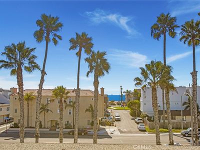 16962 Pacific Coast Hwy UNIT 202, Huntington Beach, CA, 92649