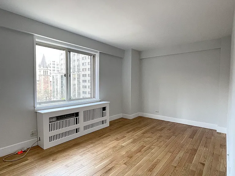360 E 65th St #6F — Photo 9
