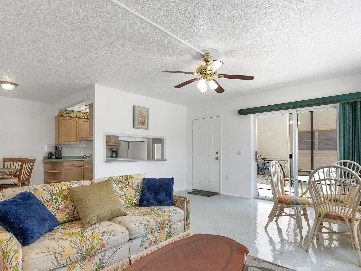 2 bed, 891 sqft, $1,800 — Photo 4