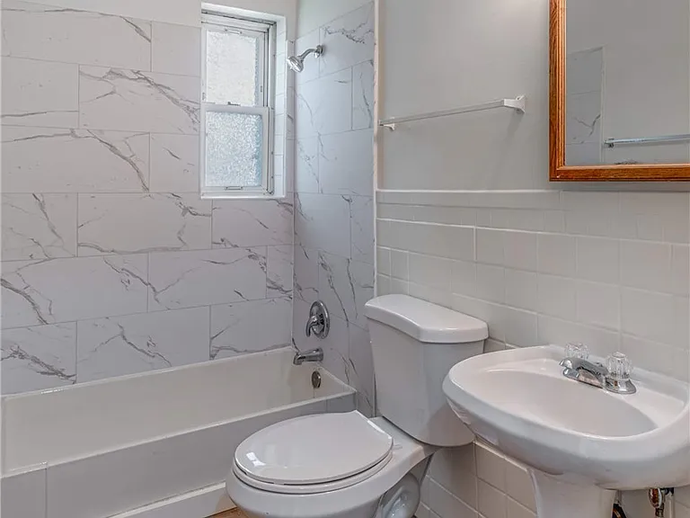 1588 Glenbeck Ave #C — Photo 11