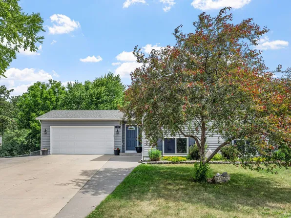 114 Lillie Ln SE, Pine Island, MN 55963
