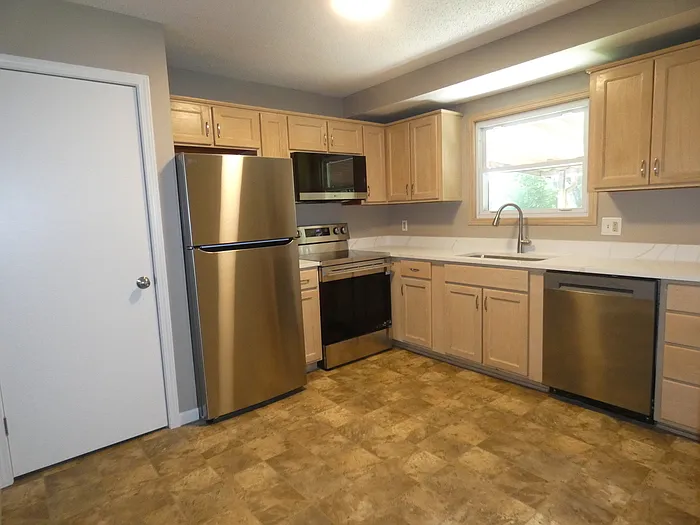 5200 N Manchester Ave — Photo 5