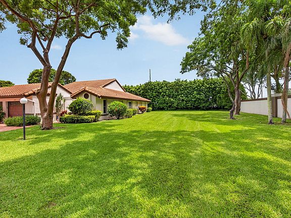 3rd image of 6082 Waldwick Circle