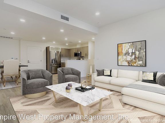 5th image of 4725 Radford Ave #301