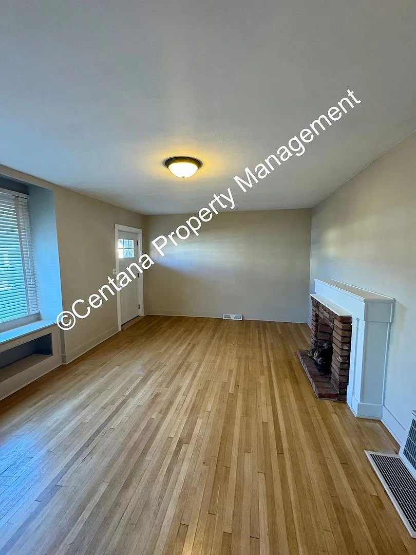 Remodeled 2 Bedroom in the Heart of Anaconda — Photo 2