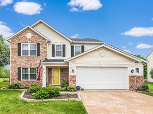 5617 Gainesway Dr, Greenwood, IN 46142